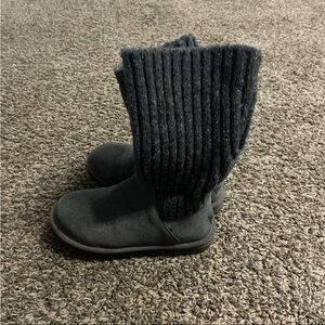 UGG sweater and suede boots women’s size 7